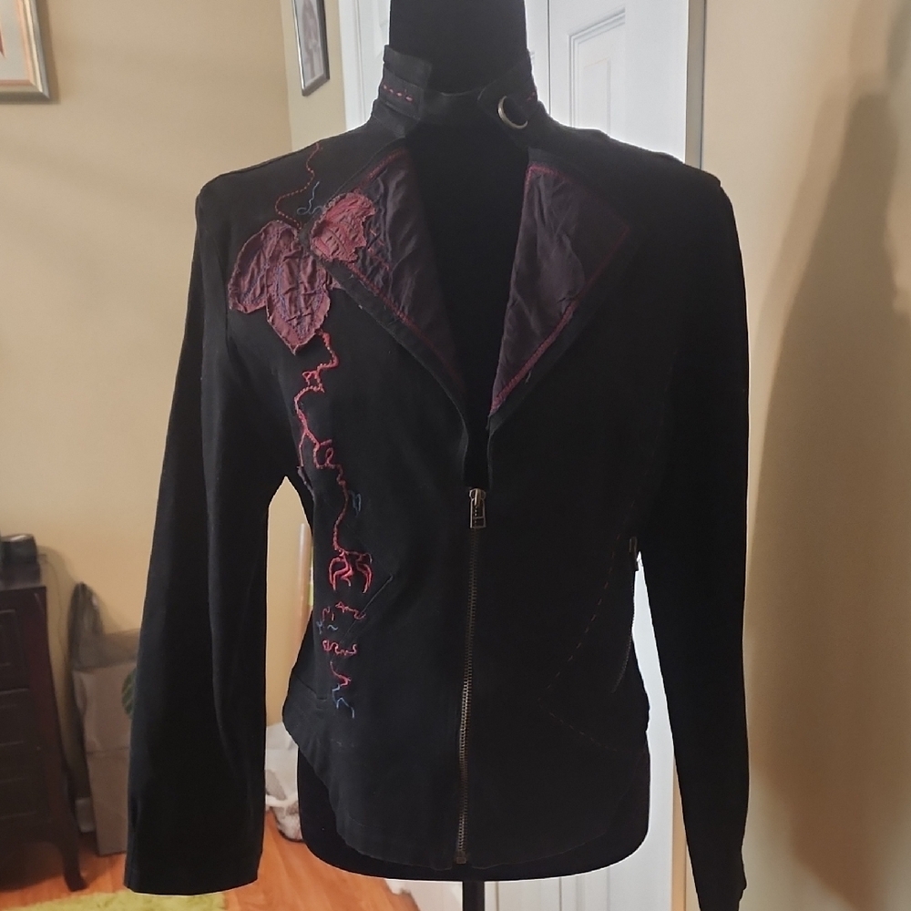 Chic Black Embroidered Jacket